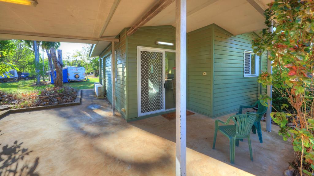 Batchelor Holiday Park Buitenkant foto